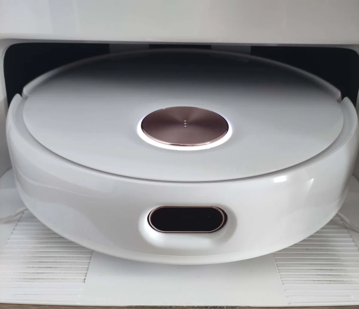 yeedi-floor-3-station-closeup